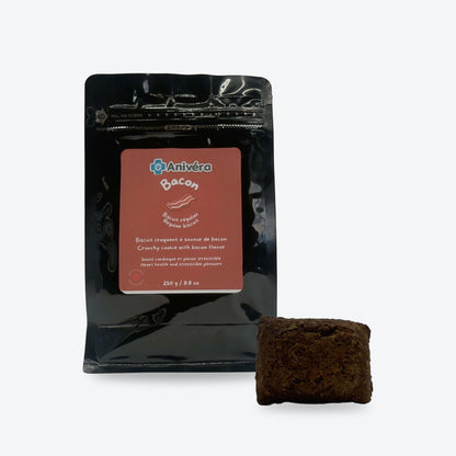 Biscuit régulier au bacon : l'emballage et la gâterie